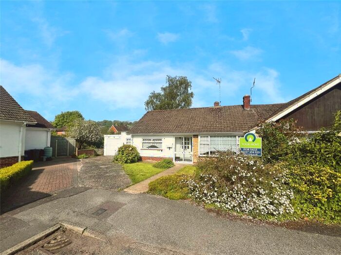 3 Bedroom Bungalow For Sale In Farm House Close, Barham, Canterbury, Kent, CT4