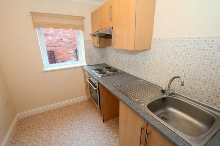 2 Bedroom Flat To Rent In Castle Street, Banbury, Oxon OX16