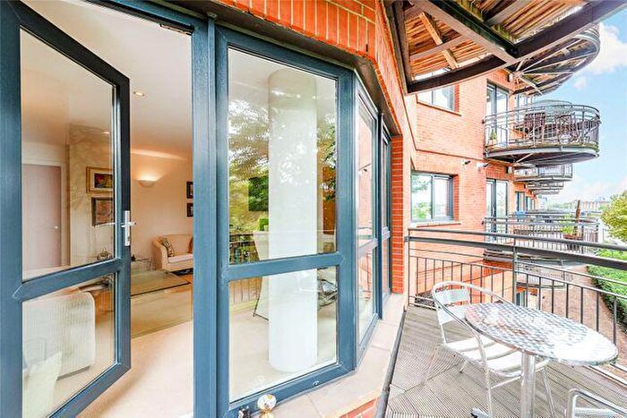 1 Bedroom Apartment To Rent In New Atlas Wharf, Arnhem Place, Canary Wharf, Isle Dog, Westferry, London, E14