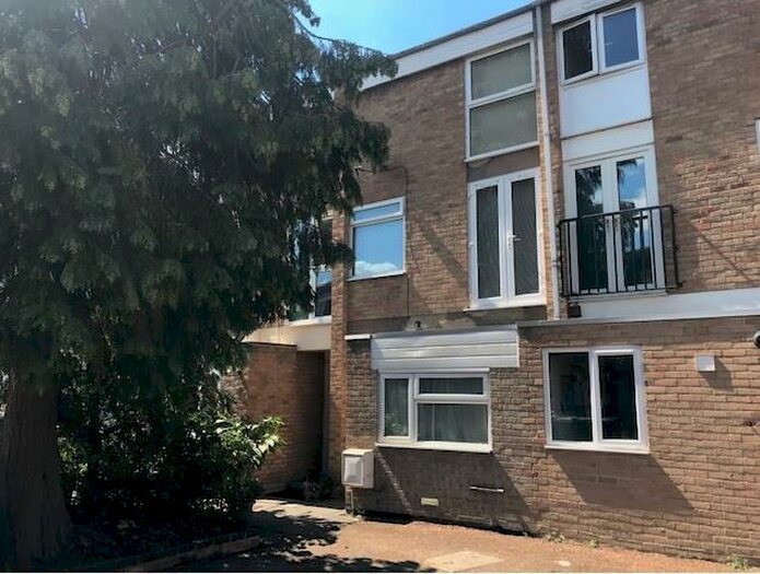 4 Bedroom Town House To Rent In Harefields, Summertown, OX2