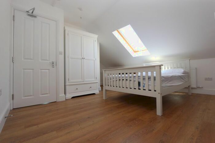 Property To Rent In Whittington Road, London, N22