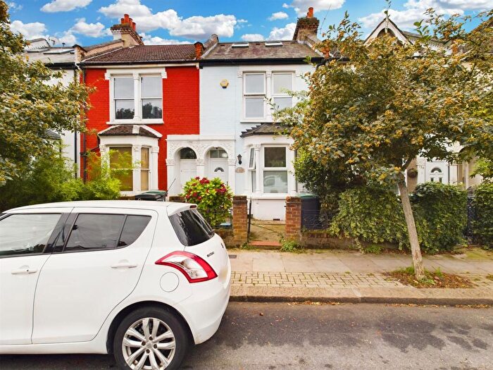 3 Bedroom House To Rent In Roslyn Road, London, N15