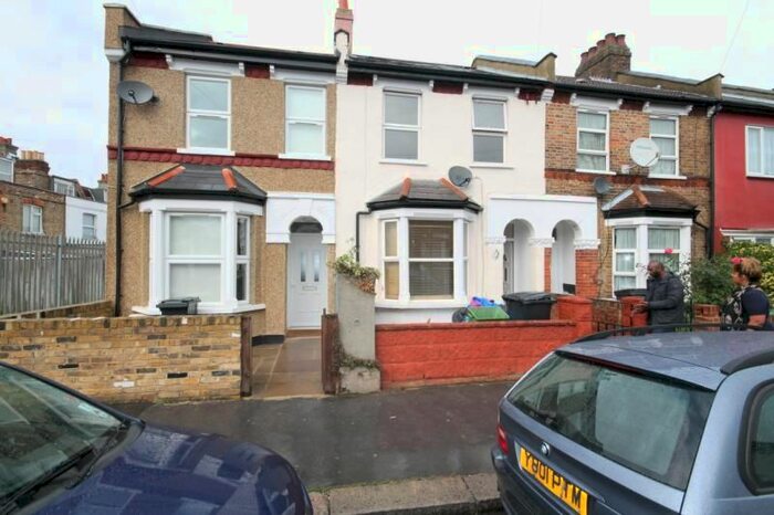 3 Bedroom Terraced House To Rent In Oakley Road, London, SE25