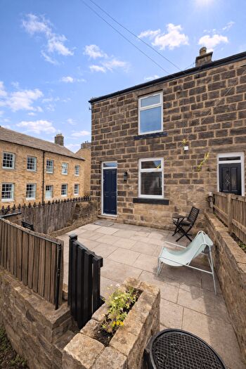 2 Bedroom End Of Terrace House To Rent In Springfield Place, Otley, LS21