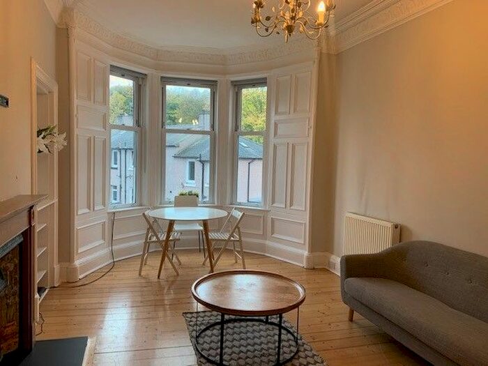 2 Bedroom Flat To Rent In 15/4, Meadowbank Crescent, Edinburgh EH8