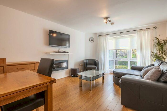 2 Bedroom Flat To Rent In T &#; Greenpark, Edinburgh, EH17
