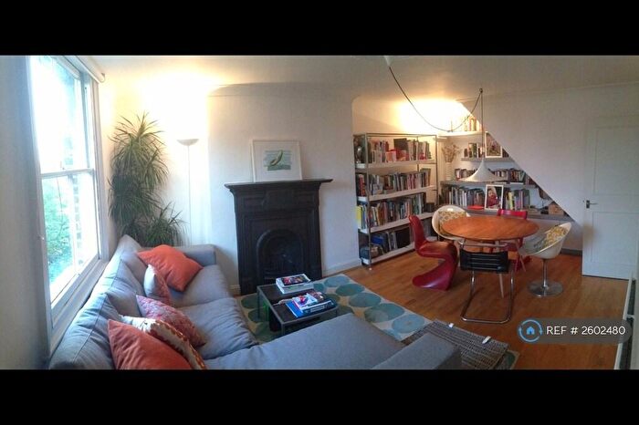 3 Bedroom Maisonette To Rent In Middleton Grove, London, N7