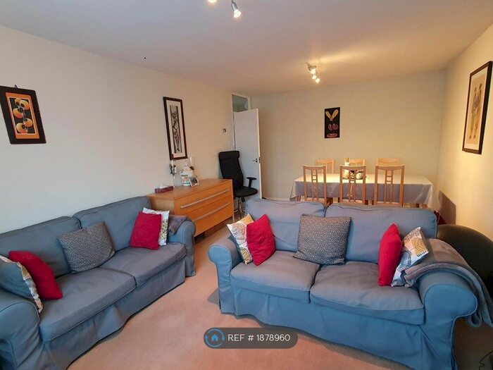 3 Bedroom Flat To Rent In Cordwallis Road, Maidenhead, SL6