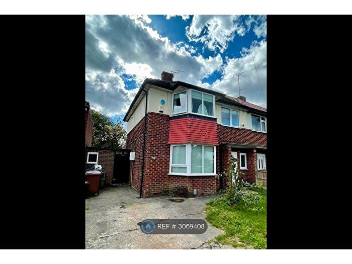 3 Bedroom Semi-detached House To Rent In Alcester Road, Gatley, Cheadle, SK8