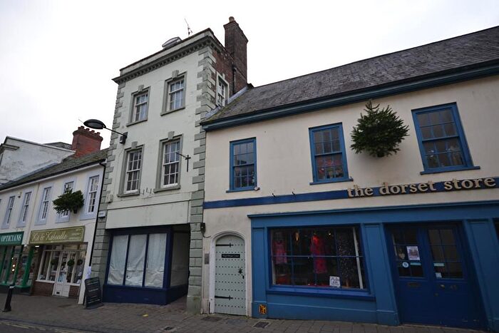 2 Bedroom Flat To Rent In High Street, Shaftesbury, SP7