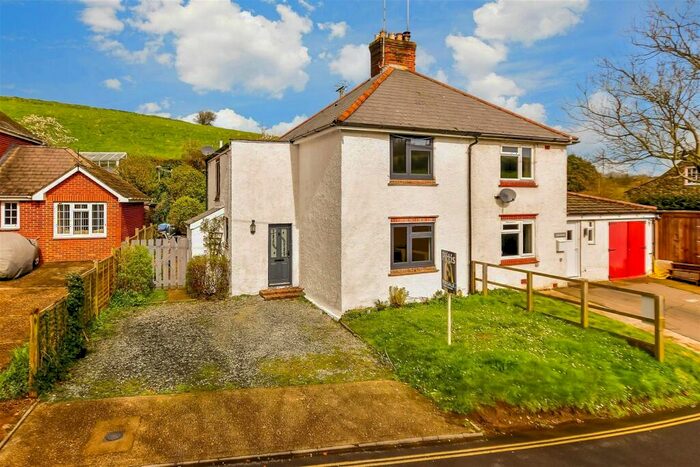 3 Bedroom Semi-Detached House For Sale In Main Road, Chillerton, Isle Of Wight, PO30