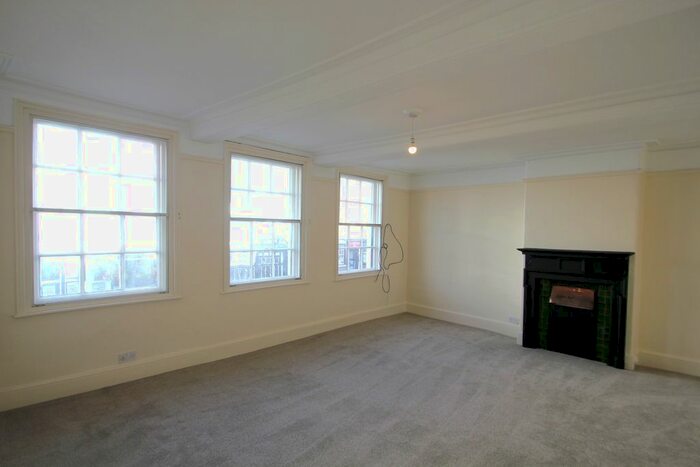 1 Bedroom Flat To Rent In Sherford House, Church Street, Tewkesbury, GL20