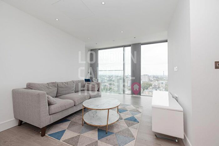 3 Bedroom Apartment To Rent In Carrara Tower Bollinder Place London, EC1V