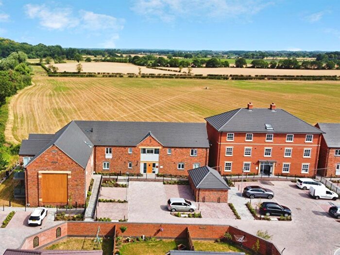 2 Bedroom Apartment For Sale In Hatfield Court, Tamworth, B79
