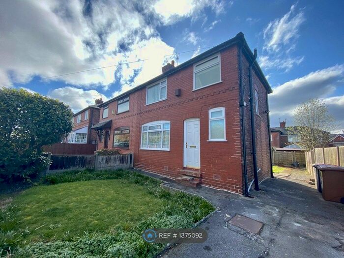 3 Bedroom Semi-Detached House To Rent In Branksome Drive, Salford, M6