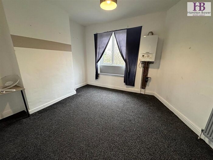 2 Bedroom Flat To Rent In Cliffe Road, Bradford, BD3