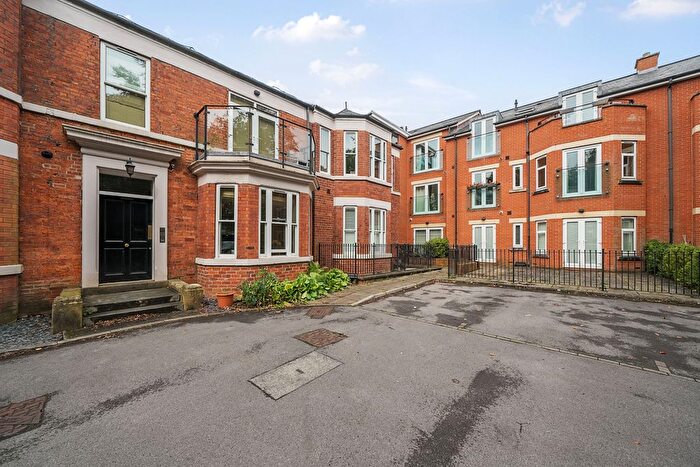 2 Bedroom Flat To Rent In The Hall, Allerton Hill, Chapel Allerton, Leeds, LS7