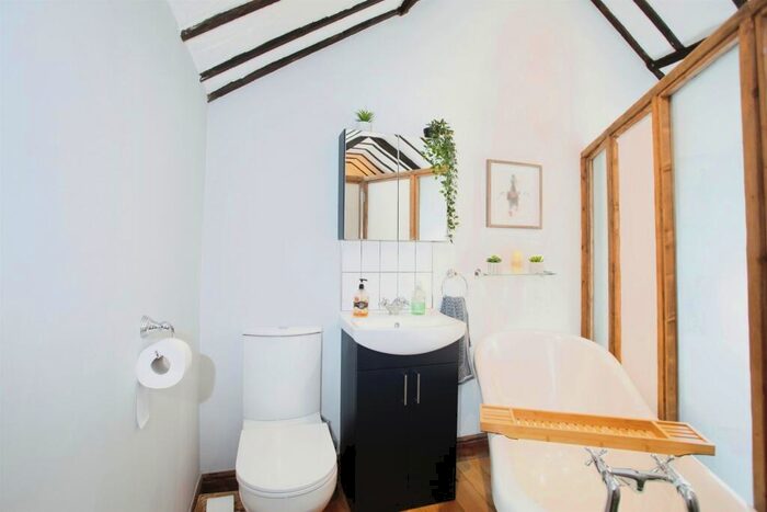 3 Bedroom Detached House For Sale In Old Caerphilly Road, Nantgarw, Cardiff, CF15