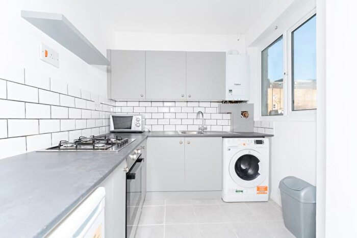 1 Bedroom Flat To Rent In Barons Court Road, London, W14