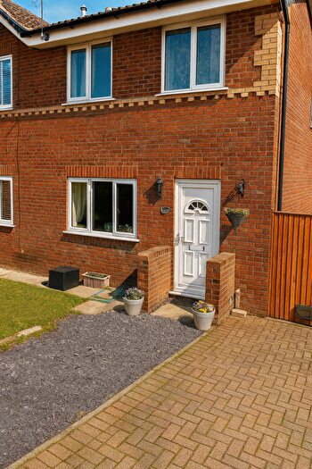 3 Bedroom Semi-Detached House To Rent In Glenview Road, Tyldesley, M29