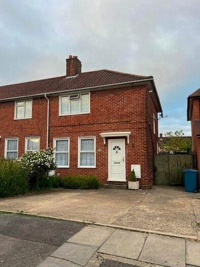 3 Bedroom End Of Terrace House To Rent In Hinkler Road, Queensbury, Harrow, HA3
