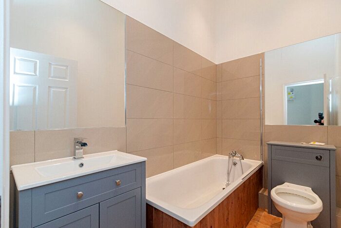 1 Bedroom Flat To Rent In Victoria Rd, London, NW6