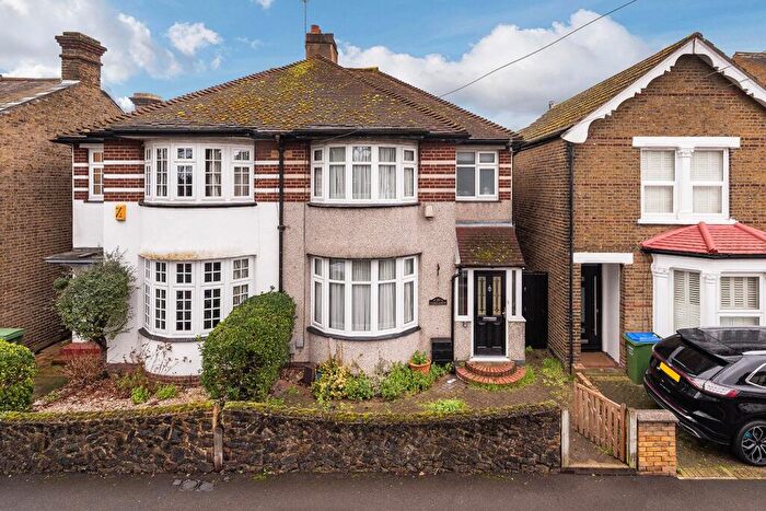 3 Bedroom Semi Detached House For Sale In Oaklands Road, Bexleyheath, DA6