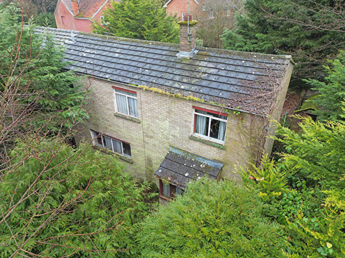 3 Bedroom Semi-Detached House For Sale In Elm Estate, East Bergholt, CO7