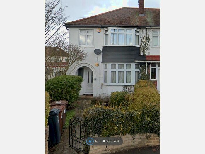 3 Bedroom Semi-Detached House To Rent In Catherine Gardens, Hounslow, TW3