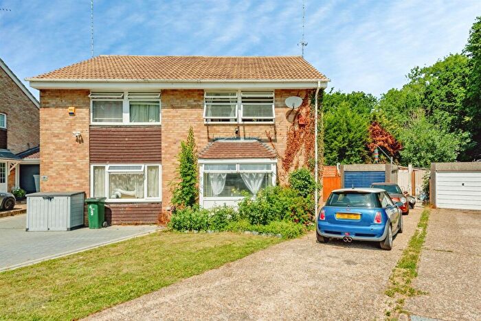 3 Bedroom Semi-Detached House For Sale In Canvey Close, Crawley, RH11