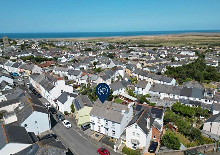 4 Bedroom House For Sale In Cross Street, Northam, EX39