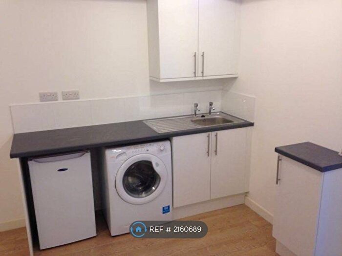 Studio To Rent In Basement, London, NW2