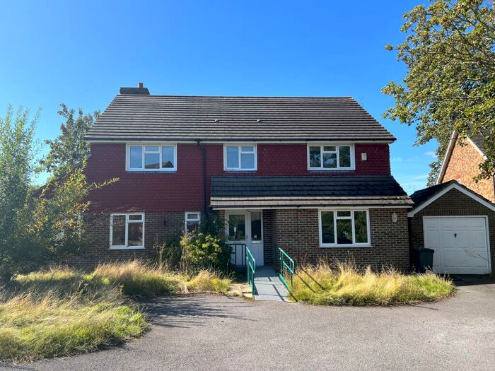 4 Bedroom Detached House To Rent In Marylands, Haywards Heath, RH16