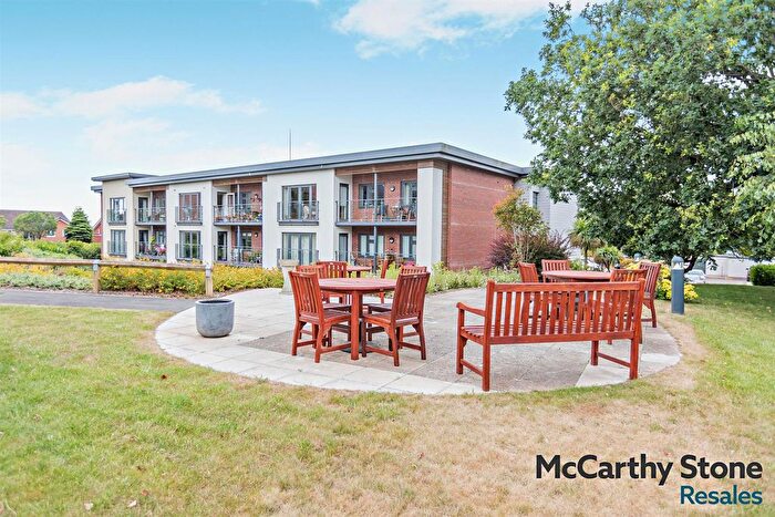 2 Bedroom Flat For Sale In Pincombe Court, Buckingham Close, Exmouth, EX8