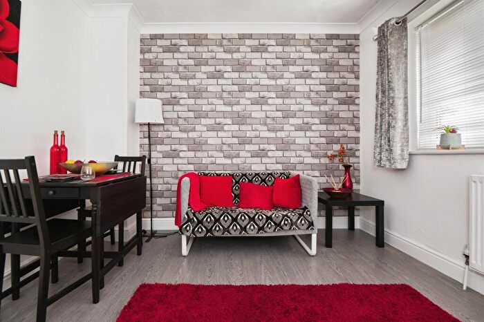 2 Bedroom Maisonette For Sale In Gainsford Road, Southampton, SO19