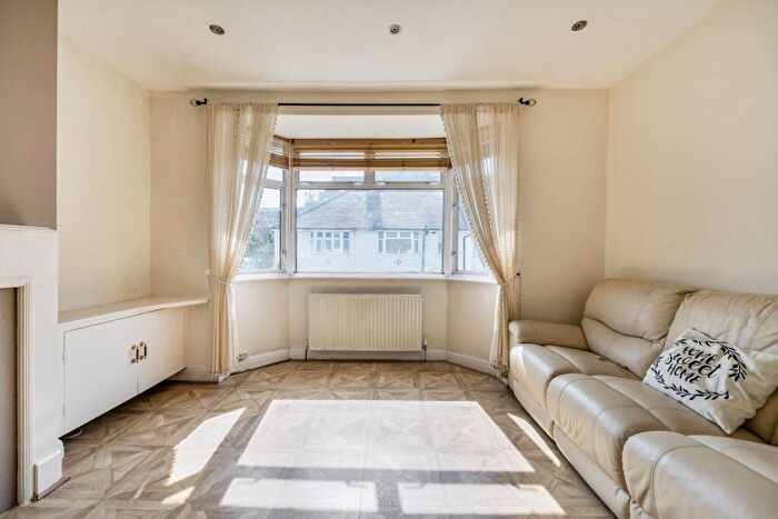 1 Bedroom Maisonette To Rent In St Alphage Court, Colindale, London, NW9