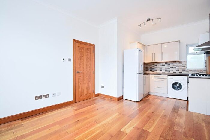 1 Bedroom Flat To Rent In Perry Hill, Catford, London, SE6