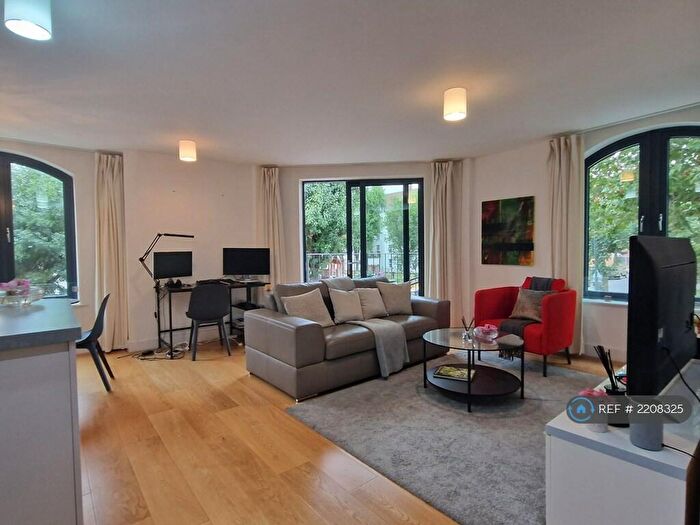 2 Bedroom Flat To Rent In Sugar Lane, London, SE16