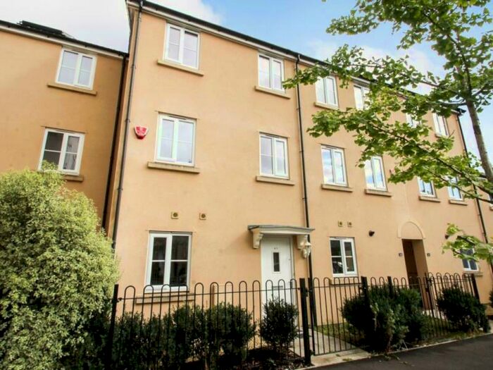 5 Bedroom Terraced House To Rent In Wood Mead - Cheswick Village, BS16