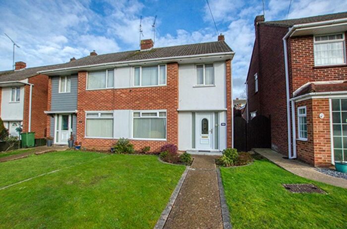 3 Bedroom Semi Detached House For Sale In Forest Hills Drive, Southampton, SO18