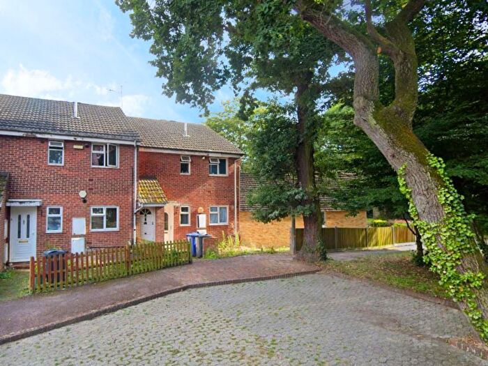 1 Bedroom Maisonette For Sale In Dunning Close, South Ockendon, RM15