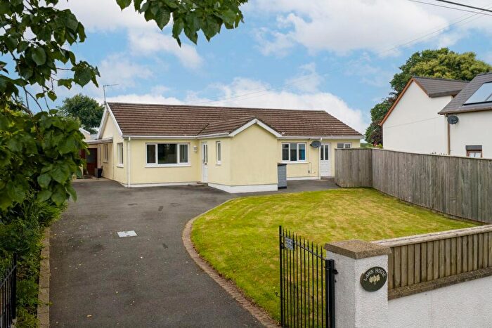 4 Bedroom Bungalow For Sale In Burton, Milford Haven, SA73