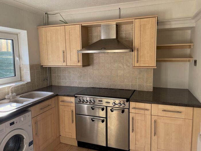 2 Bedroom Property To Rent In Gomer Road, Townhill, Swansea, SA1