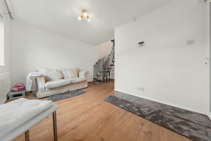 1 Bedroom Terraced House To Rent In St. Peter's Close, London SW17