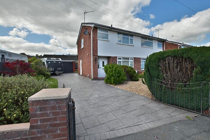 3 Bedroom Semi-Detached House For Sale In Ashbourne Avenue, Gwersyllt, LL11