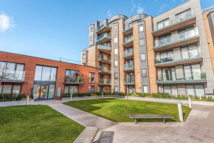 1 Bedroom Apartment To Rent In Riverside View, Berkeley Avenue, Reading, RG1