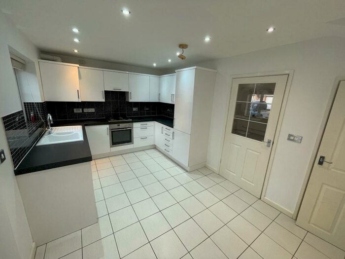 3 Bedroom Semi-Detached House To Rent In Jubilee Close, Cherry Willingham, Lincoln, LN3