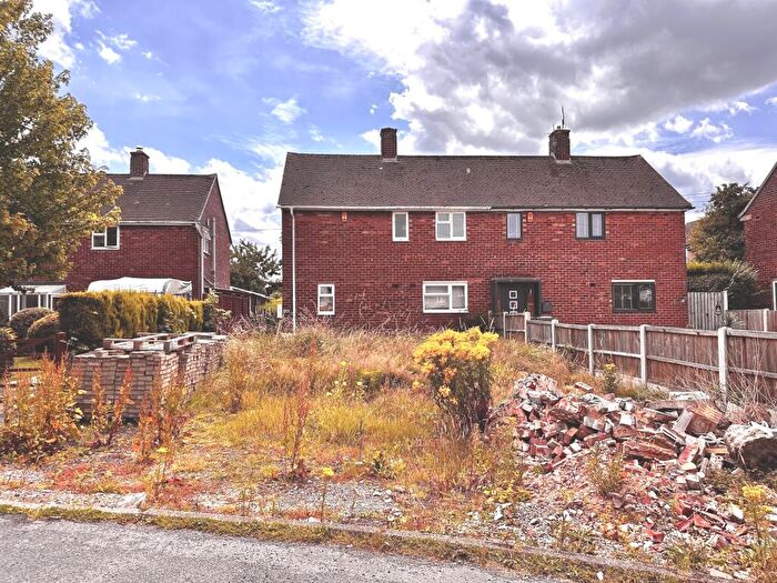 3 Bedroom Semi-Detached House For Sale In Wythburn Road, Chesterfield, S41