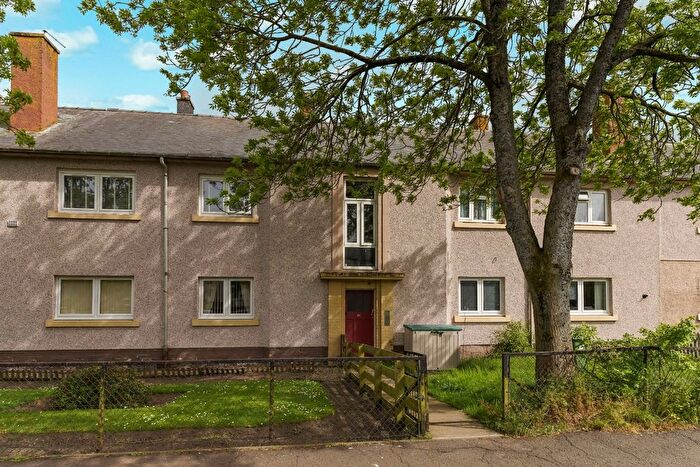 3 Bedroom Flat For Sale In Carlops Avenue, Midlothian, Penicuik, EH26