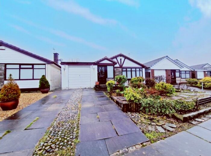 3 Bedroom House To Rent In Hillsborough Drive, Bury, BL9